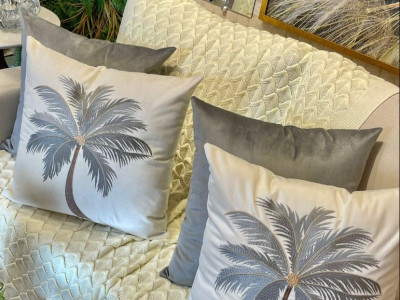Coleção Garden - Almofadas no linho impermeável com estampas exclusivas, variando de acordo com o desejo de cada cliente