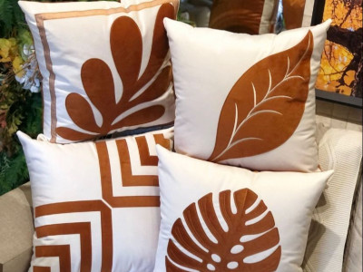 Coleção Garden - Almofadas no linho impermeável com estampas exclusivas, variando de acordo com o desejo de cada cliente